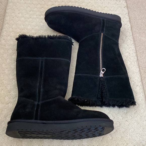 NWOT UGGs Koolabura - Picture 5 of 9